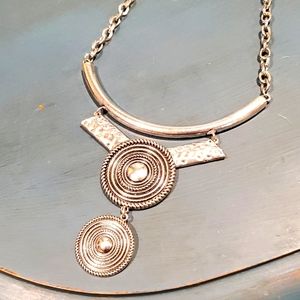 SILVER NECKLACE